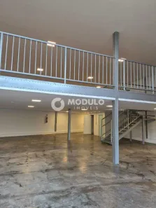 Galpão/Depósito/Armazém à venda, 560m² no Segismundo Pereira, Uberlândia