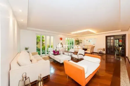 Casa com 3 Quartos para alugar, 726m² no Santa Felicidade, Curitiba