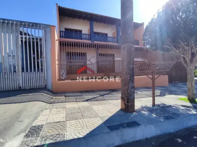 Sobrado com 5 Quartos à venda, 270m² no Aquilles Sthengel, Londrina