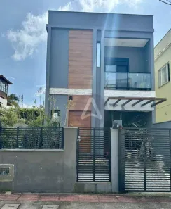 Casa com 3 Quartos à venda, 140m² no Campeche, Florianópolis