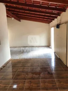 Casa com 3 Quartos para alugar, 171m² no Jardim Europa, Uberlândia