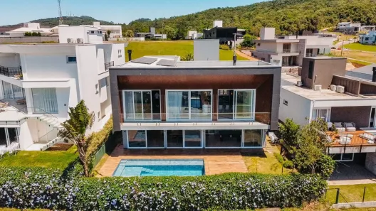 Casa de Condomínio com 3 Quartos à venda, 515m² no São Simão, Criciúma