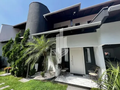 Casa com 4 Quartos à venda, 300m² no Água Verde, Blumenau