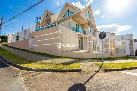 Sobrado com 3 Quartos à venda, 189m² no Novo Mundo, Curitiba