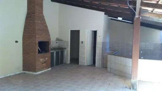 Casa com 3 Quartos à venda, 150m² no Laranjeiras, Uberlândia