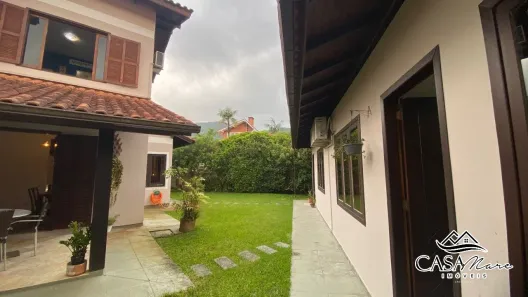 Casa com 4 Quartos à venda, 450m² no Itacorubi, Florianópolis