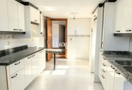 Apartamento com 4 Quartos para alugar, 184m² no Menino Deus, Porto Alegre