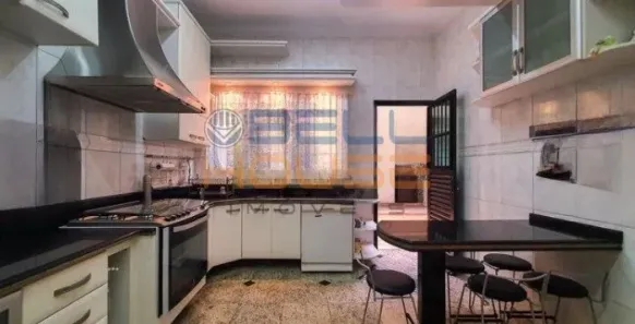 Sobrado com 4 Quartos para alugar, 353m² no Vila Helena, Santo André