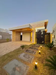 Casa de Condomínio com 4 Quartos à venda, 175m² no Condomínio Belvedere II, Cuiabá