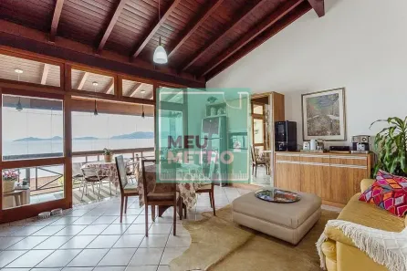 Casa com 3 Quartos à venda, 210m² no Balneário, Florianópolis