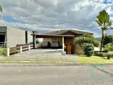Casa de Condomínio com 3 Quartos à venda, 330m² no Golf Gardens, Carapicuíba