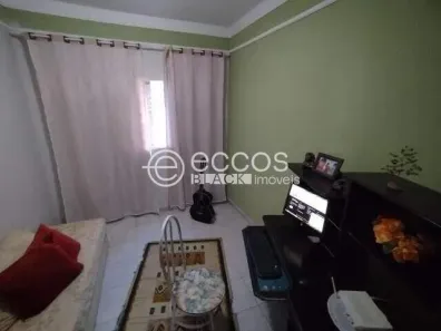 Casa com 3 Quartos à venda, 140m² no Cidade Jardim, Uberlândia