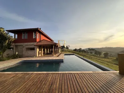 Fazenda/Sítio com 4 Quartos à venda, 370m² no Centro, Guararema
