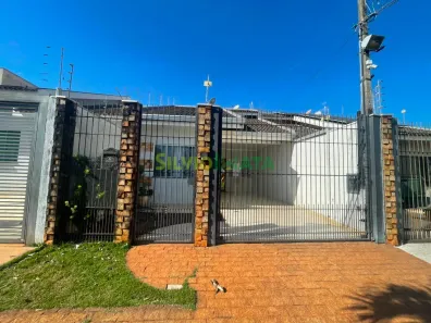 Casa com 3 Quartos para alugar, 300m² no Jardim Universo, Maringá
