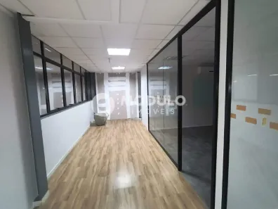 Sala Comercial para alugar, 550m² no Granja Marileusa, Uberlândia