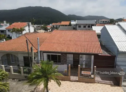 Casa com 3 Quartos à venda, 87m² no Paes Leme, Imbituba