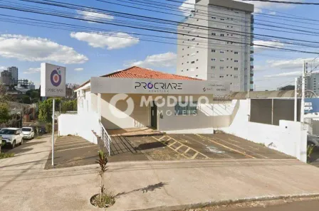 Prédio Comercial com 3 Quartos para alugar, 212m² no Lídice, Uberlândia