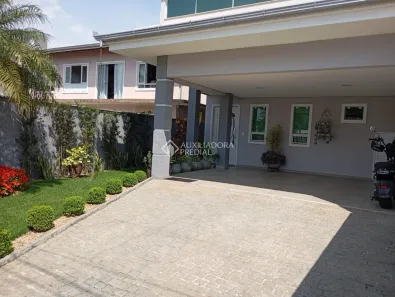 Sobrado com 3 Quartos à venda, 135m² no Iririú, Joinville