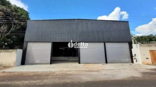 Ponto Comercial para alugar, 800m² no Nossa Senhora das Graças, Uberlândia