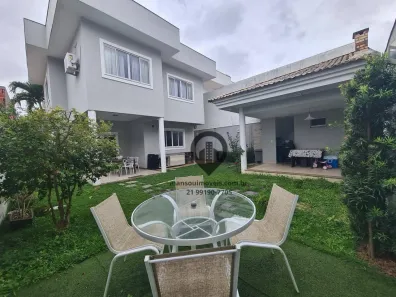 Casa de Condomínio com 4 Quartos à venda, 270m² no Campo Grande, Rio de Janeiro
