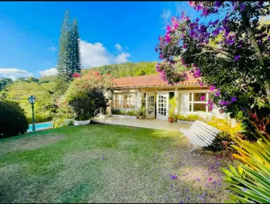 Casa com 4 Quartos à venda, 300m² no Itaipava, Petrópolis