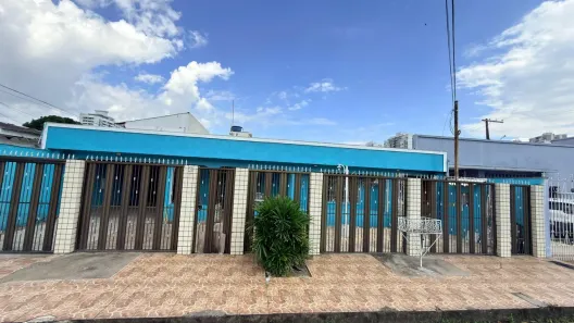 Casa com 6 Quartos à venda, 450m² no Dom Pedro I, Manaus
