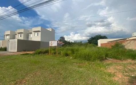 Lote/Terreno à venda, 701m² no Jardim Montevidéu, Campo Grande