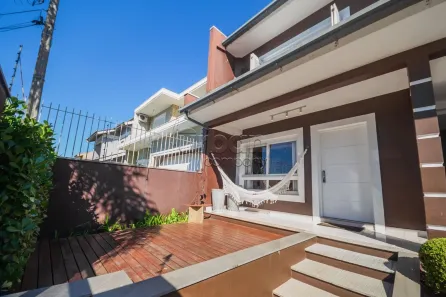 Sobrado com 4 Quartos à venda, 220m² no Estância Velha, Canoas