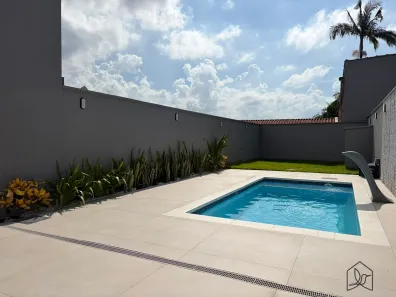 Casa com 3 Quartos à venda, 172m² no Santo Antônio, Joinville