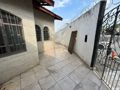 Casa com 3 Quartos para alugar, 190m² no Jardim Santa Clara, Guarulhos