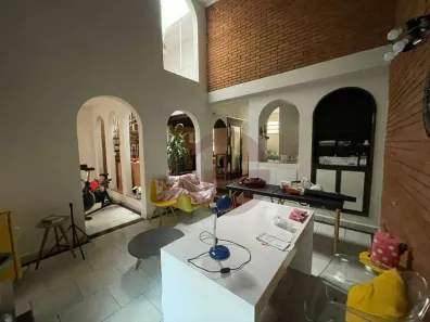 Sobrado com 4 Quartos à venda, 350m² no Cidade São Francisco, São Paulo