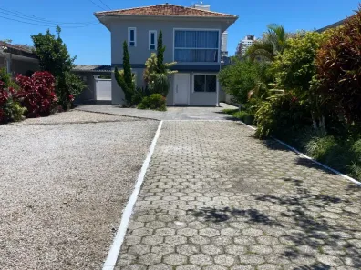 Casa com 3 Quartos à venda, 174m² no Ponte do Imaruim, Palhoça