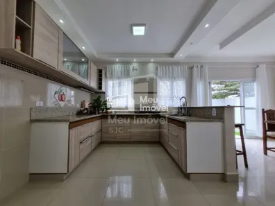 Sobrado com 3 Quartos para alugar, 282m² no Condomínio Sunset Garden, Jacareí