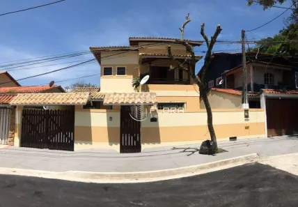 Casa com 4 Quartos à venda, 200m² no Piratininga, Niterói