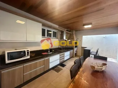 Casa com 4 Quartos à venda, 360m² no Jardim Inconfidência, Uberlândia