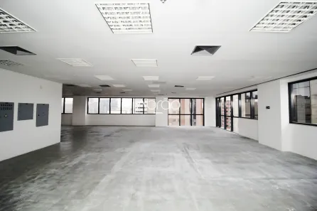 Sala Comercial para alugar, 240m² no Centro, Curitiba