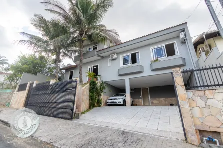 Casa com 4 Quartos à venda, 330m² no Água Verde, Blumenau