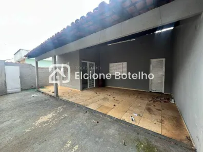 Casa com 4 Quartos para alugar, 170m² no Planalto, Uberlândia