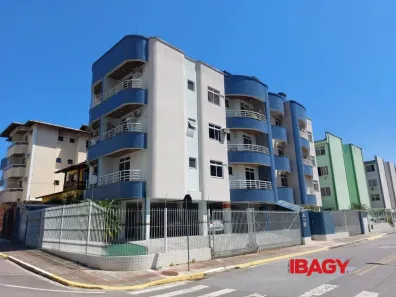Apartamento com 2 Quartos para alugar, 82m² no Nossa Senhora do Rosário, São José