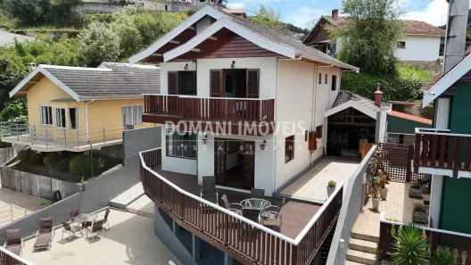 Casa com 3 Quartos à venda, 255m² no Abernéssia, Campos do Jordão