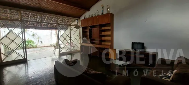 Casa com 3 Quartos à venda, 360m² no Vigilato Pereira, Uberlândia