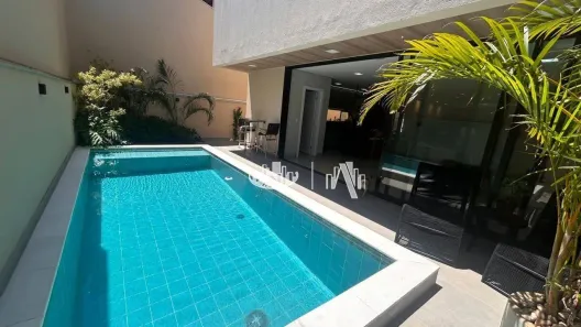 Casa com 3 Quartos à venda, 230m² no Universitário, Londrina