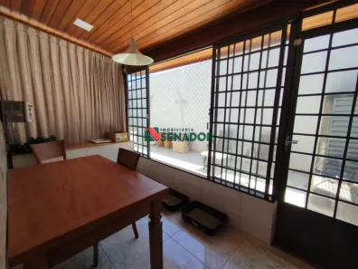 Casa com 3 Quartos à venda, 101m² no Califórnia, Londrina