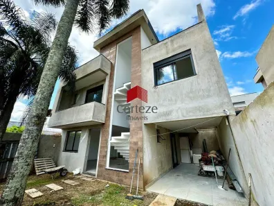 Sobrado com 3 Quartos à venda, 222m² no Uberaba, Curitiba