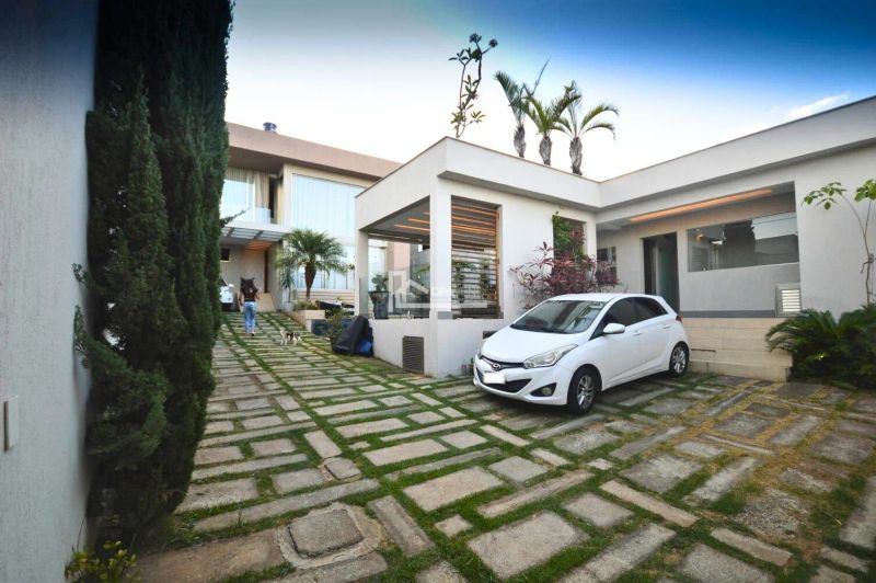 Casa com 3 quartos — Jardim Leblon, Belo Horizonte