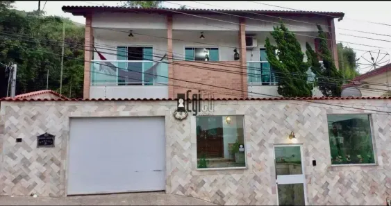 Casa com 4 Quartos à venda, 246m² no Bom Clima, Juiz de Fora