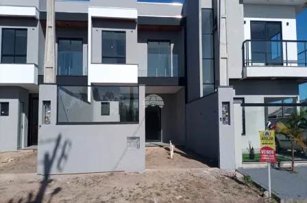 Sobrado com 3 Quartos à venda, 133m² no Barra do Saí, Itapoá