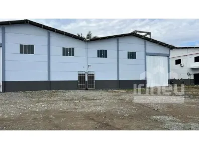 Galpão/Depósito/Armazém para alugar, 700m² no Porto Grande, Araquari