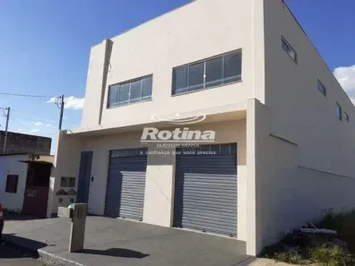 Ponto Comercial para alugar, 500m² no Mansour, Uberlândia