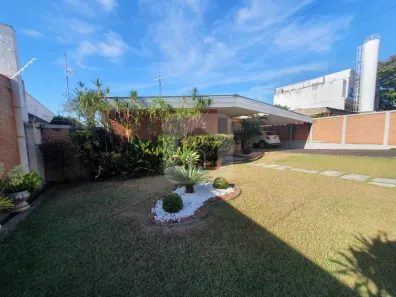 Casa com 6 Quartos à venda, 430m² no Tabajaras, Uberlândia